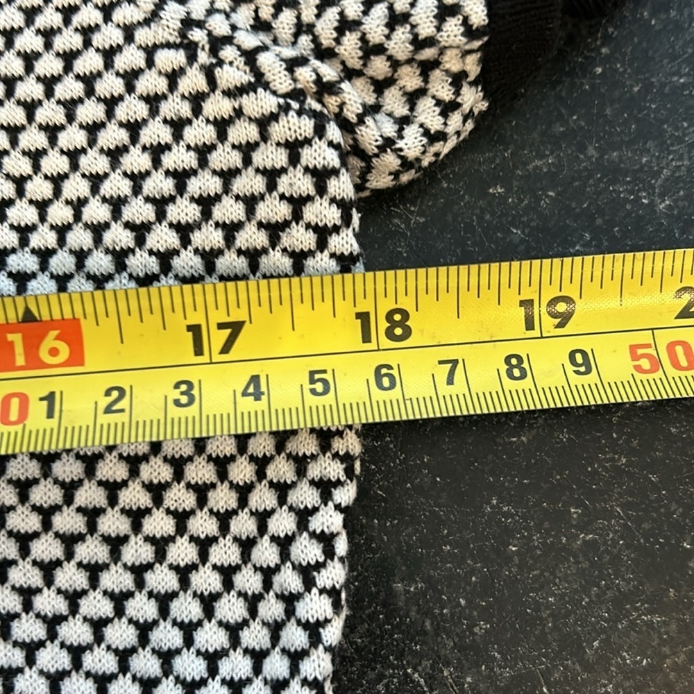 Short sleeve knit top - Picture 6 of 9